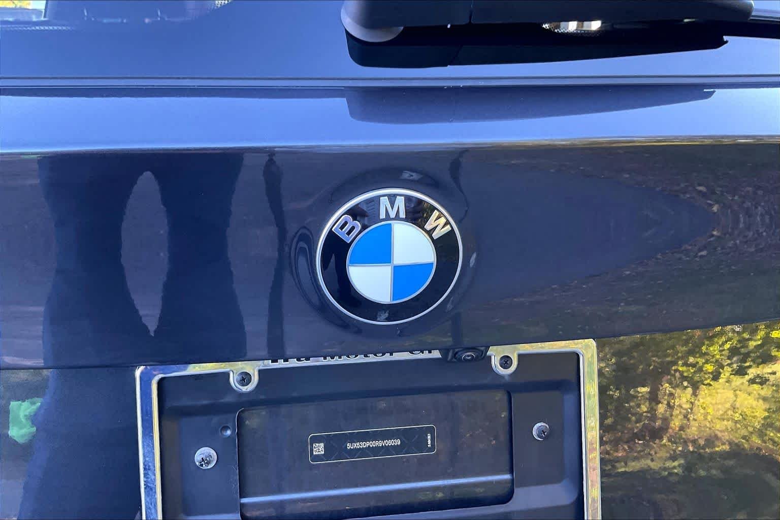 Used 2024 Dark Graphite Metallic BMW xDrive30i image 30