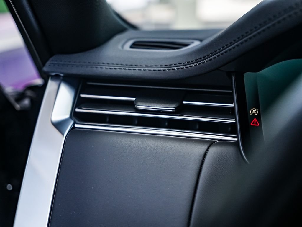 New 2026 Santorini Black Land Rover SE image 18
