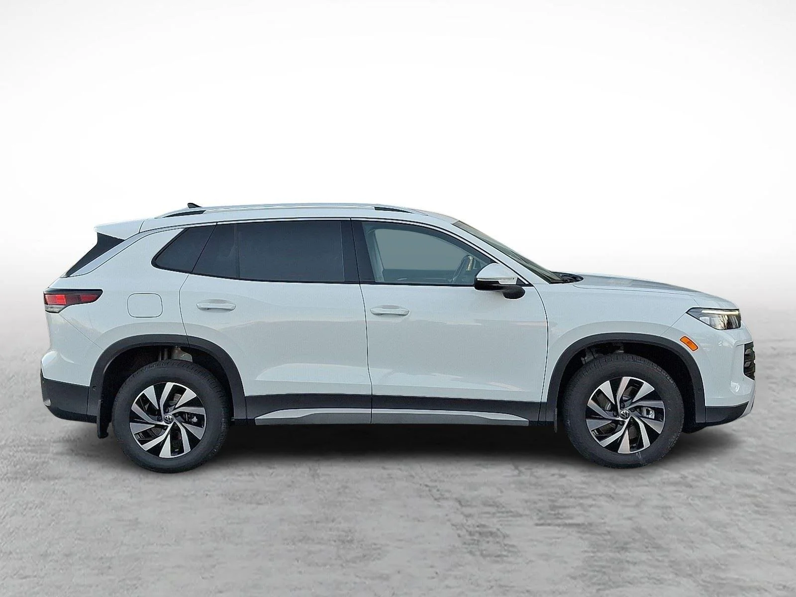 New 2026 0Q0Q/PUREWHITE Volkswagen S image 7
