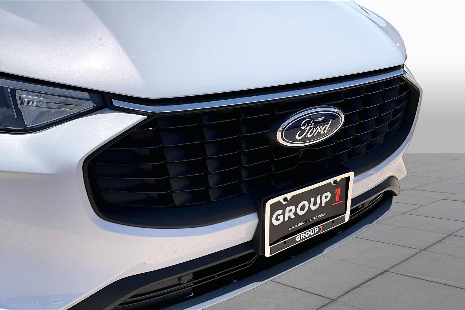 Used 2025 Space Silver Ford Active image 29