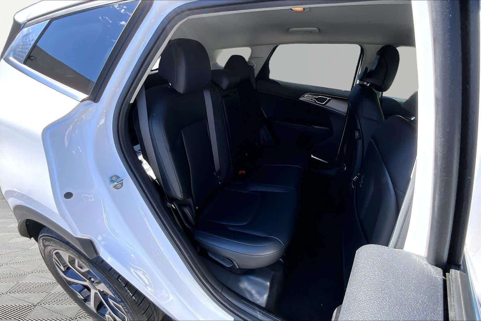 Used 2023 Glacial White Pearl Kia EX image 19