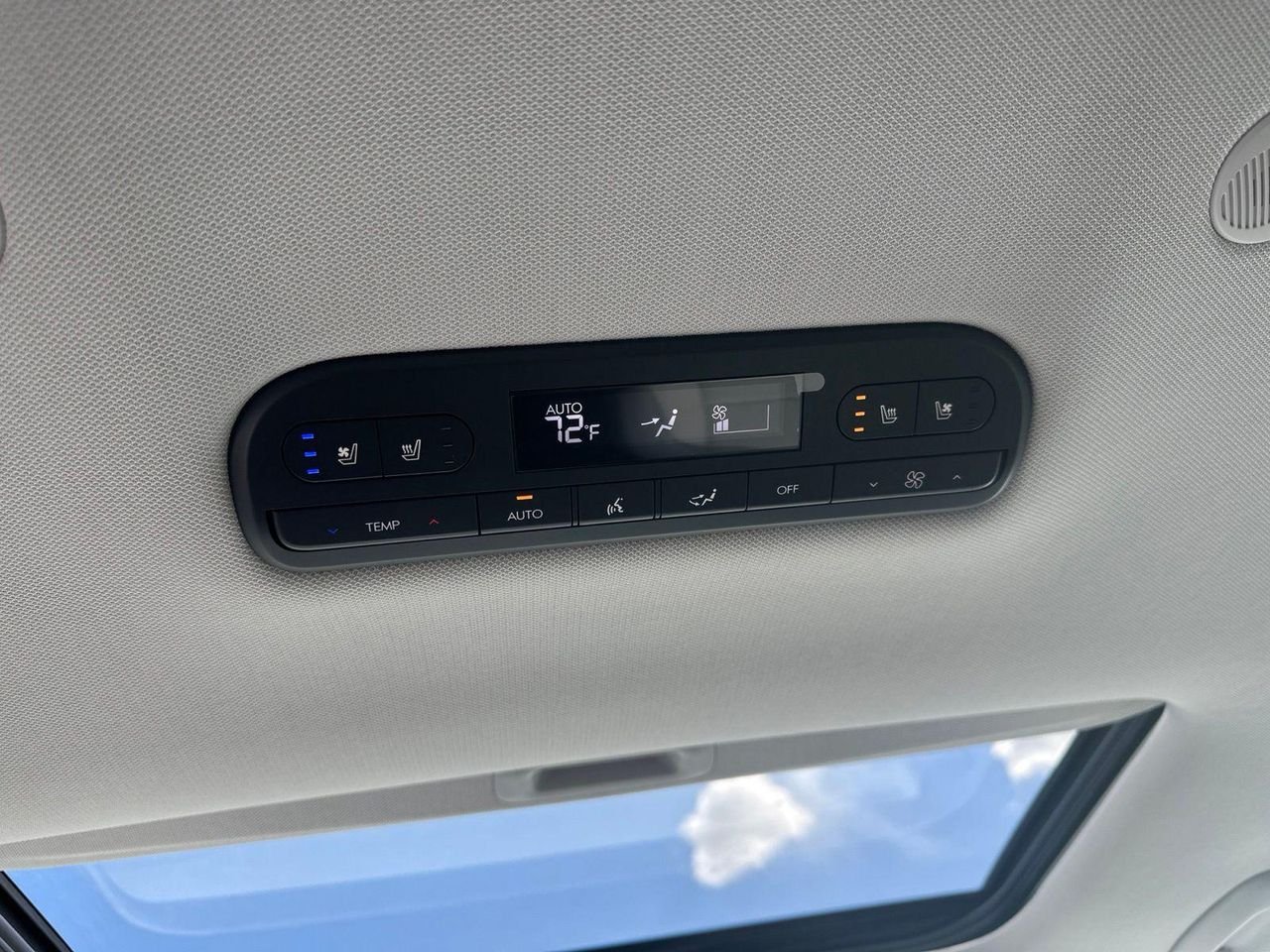 New 2026 White Hyundai SEL Premium AWD image 17