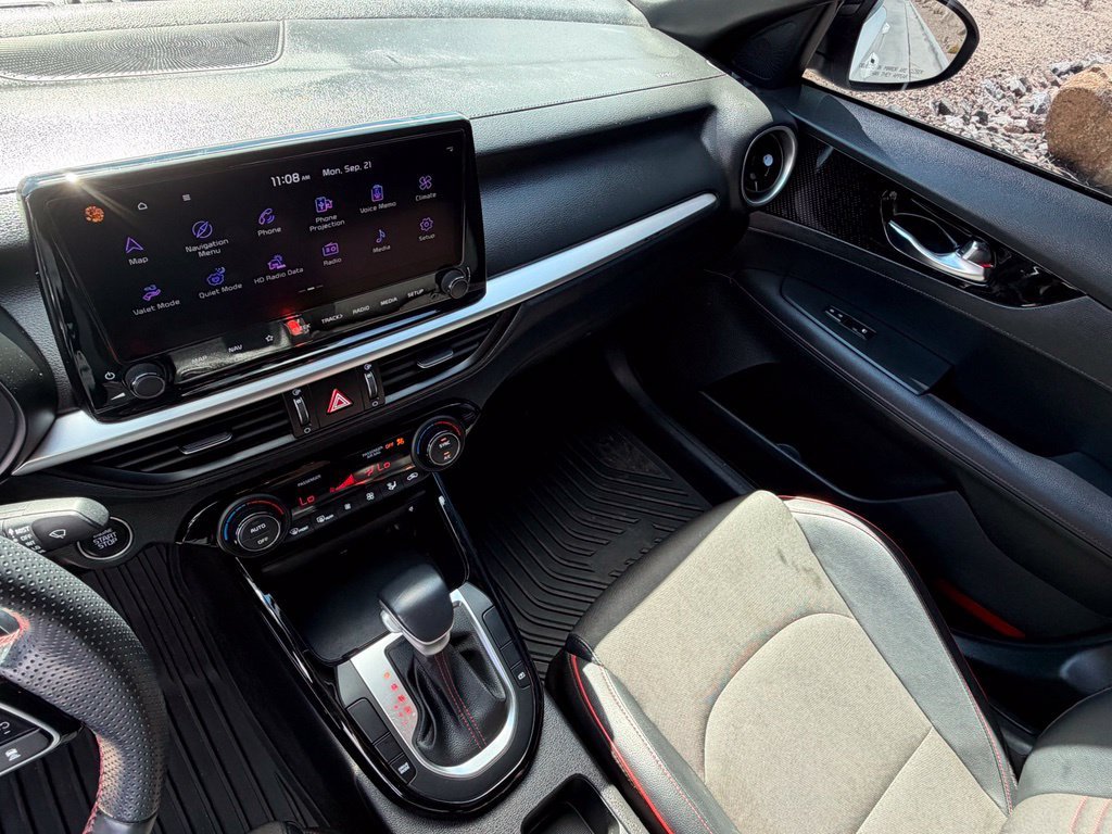 Used 2023 White Kia GT image 17