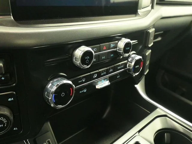 New 2026 Oxford White Ford XLT image 17
