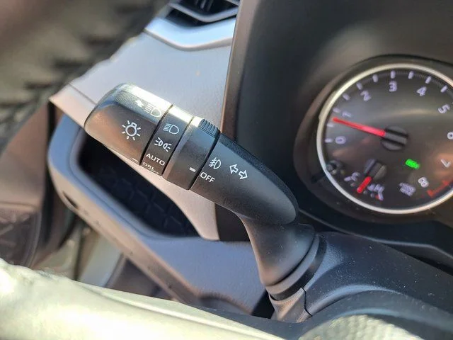 Certified Used 2020  Toyota XLE Premium image 29