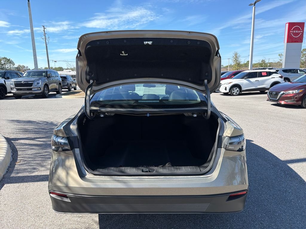 New 2026 Nissan Sentra SV 4D Sedan