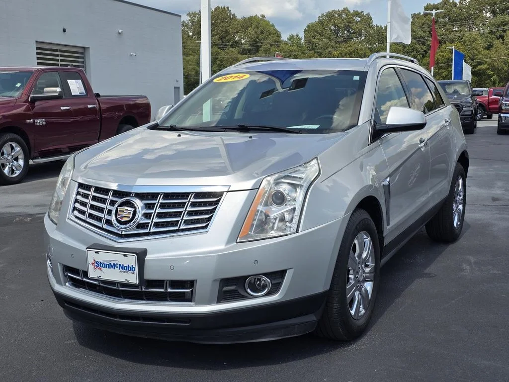 Used 2014 RADIANT SILVER METALLIC Cadillac Luxury Collection image 3