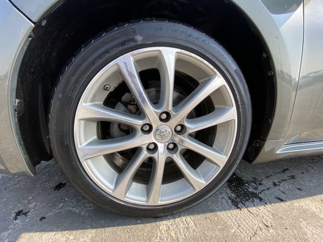 Used 2014 Cypress Pearl Toyota Limited image 10