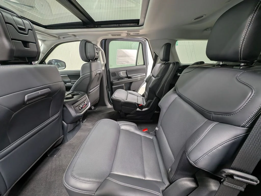 New 2027 Glacier Gray Metallic Tri-Coat Ford Platinum image 15