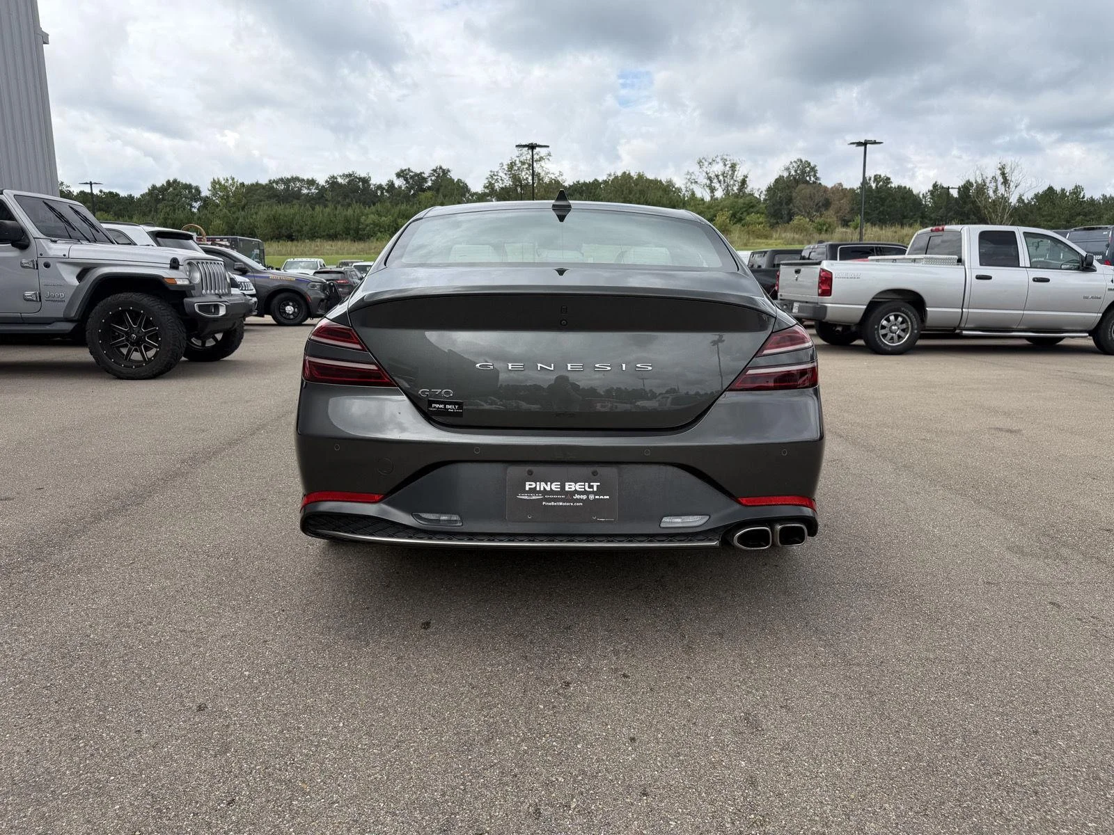 Used 2023 Makalu Gray Genesis 2.0T image 5