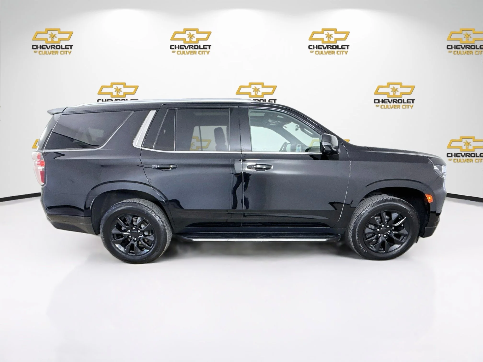 Used 2022 BLACK Chevrolet LT image 9