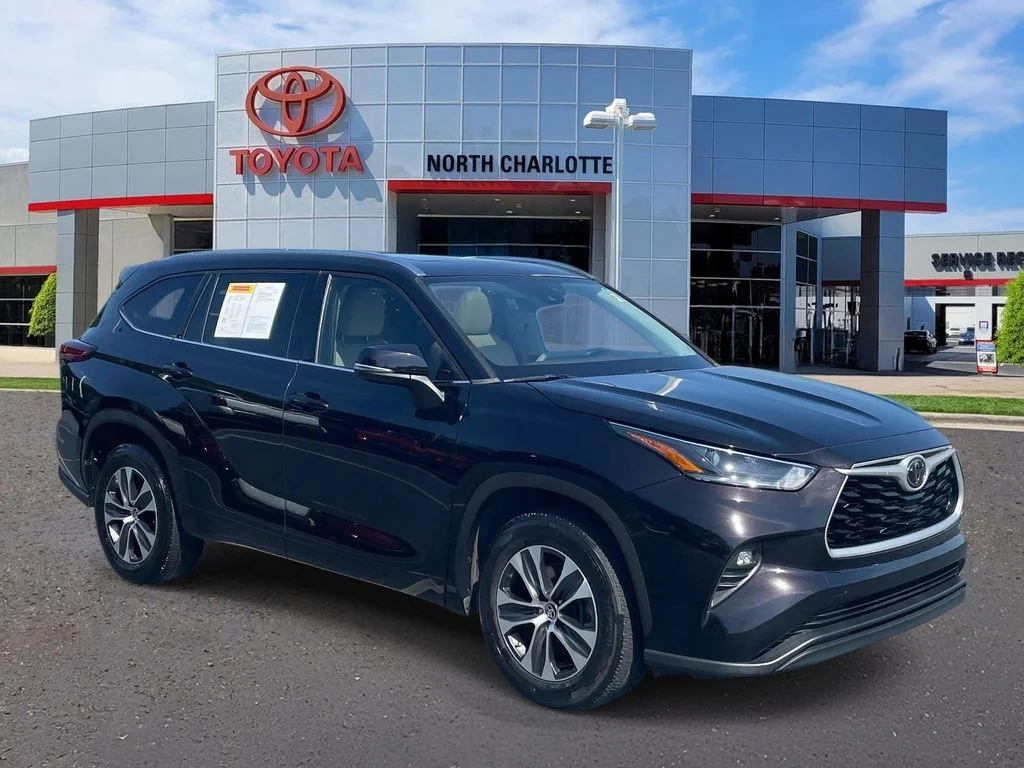 Used 2021 Brown Toyota XLE image 1