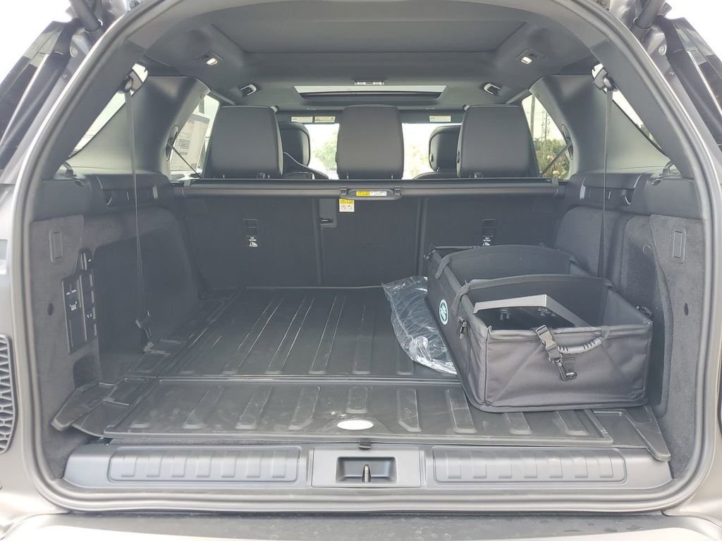 New 2025 Eiger Grey Land Rover S image 11