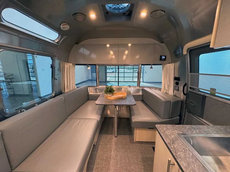Used 2021 SILVER AIRSTREAM  image 24