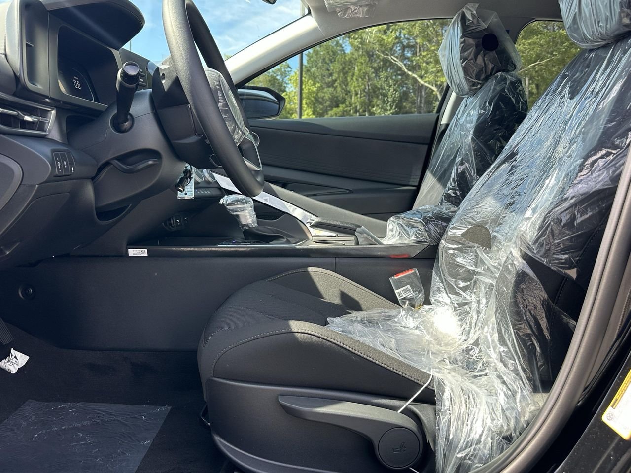 New 2026 Abyss Black Hyundai SE image 9