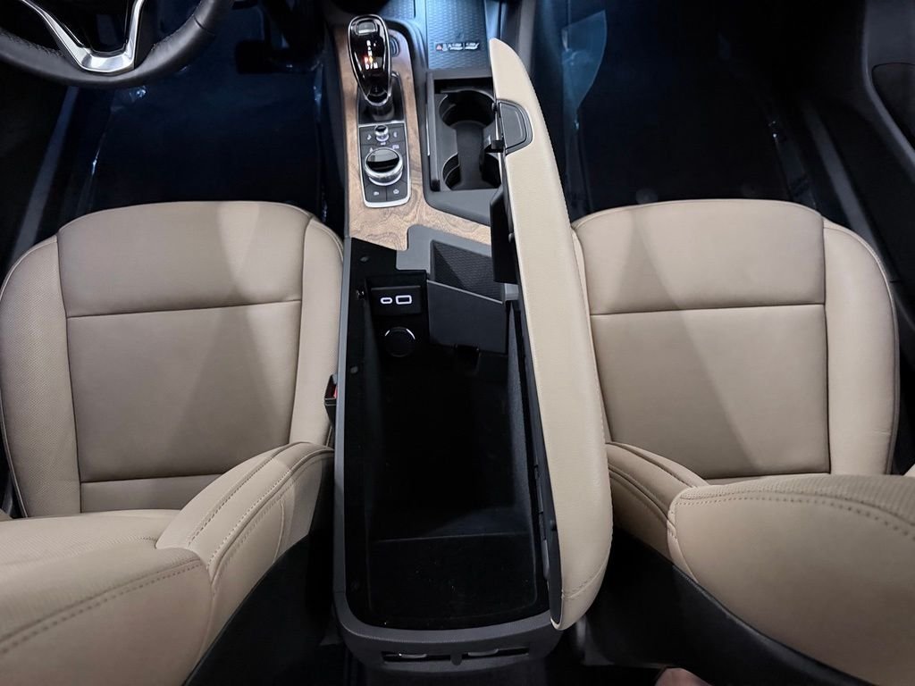 Used 2025 White Cadillac Premium Luxury image 36