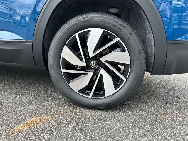 New 2026 Blue Volkswagen 2.0T SE w/Technology image 38