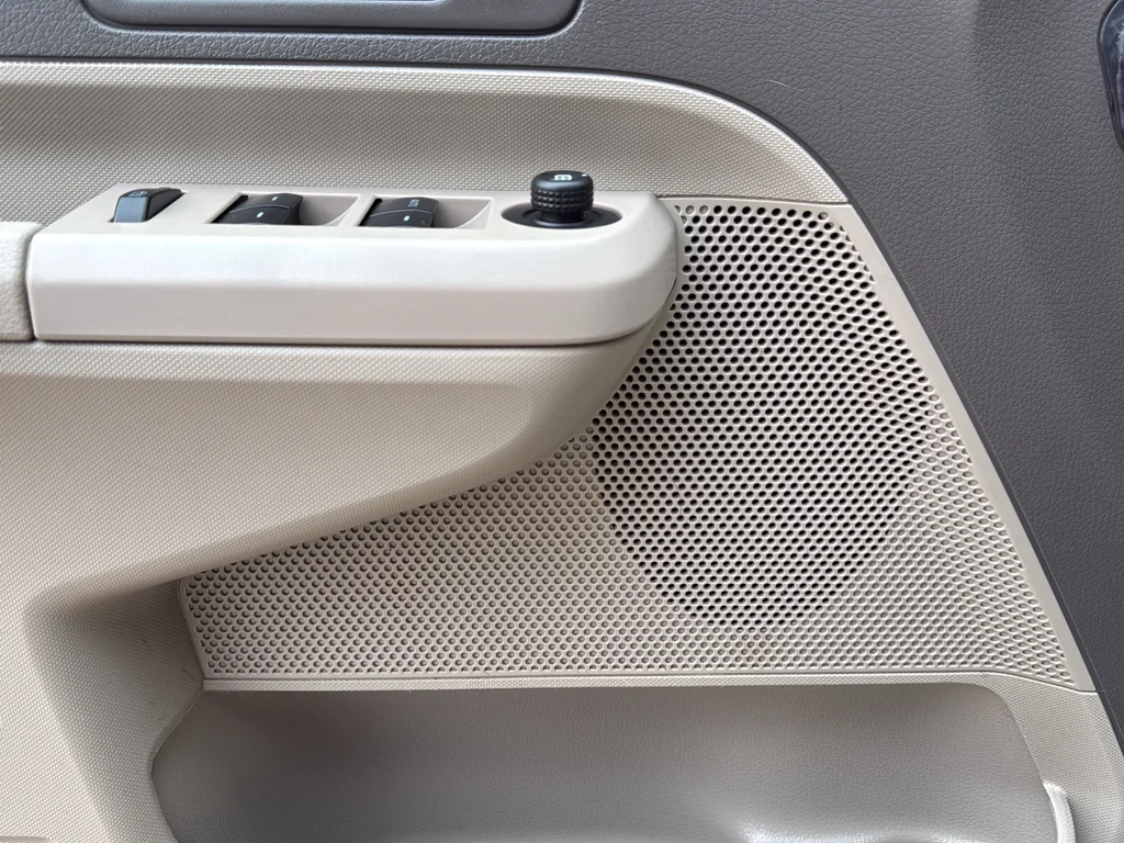 Used 2010  Ford SEL image 24
