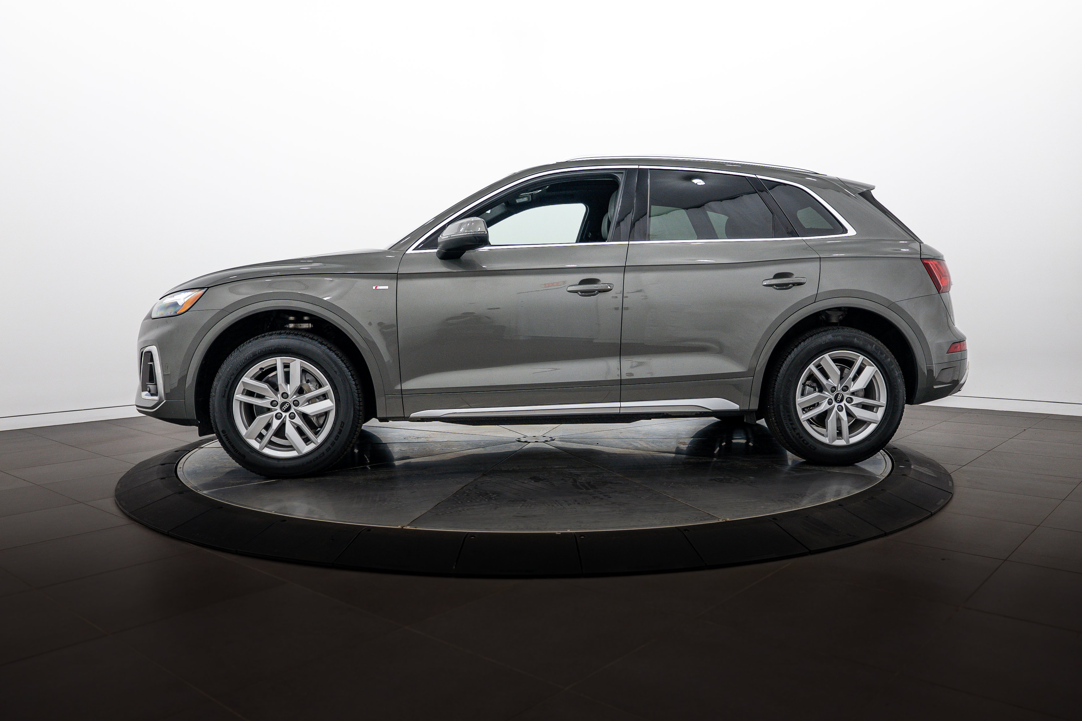 Certified Used 2023 Chronos Gray Metallic Audi S line Premium image 6