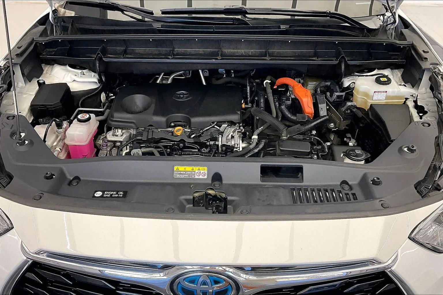 Used 2021 Blizzard Pearl Toyota Platinum image 9