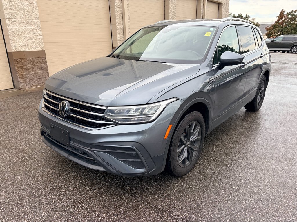 Used 2024 Platinum Gray Metallic Volkswagen SE image 1