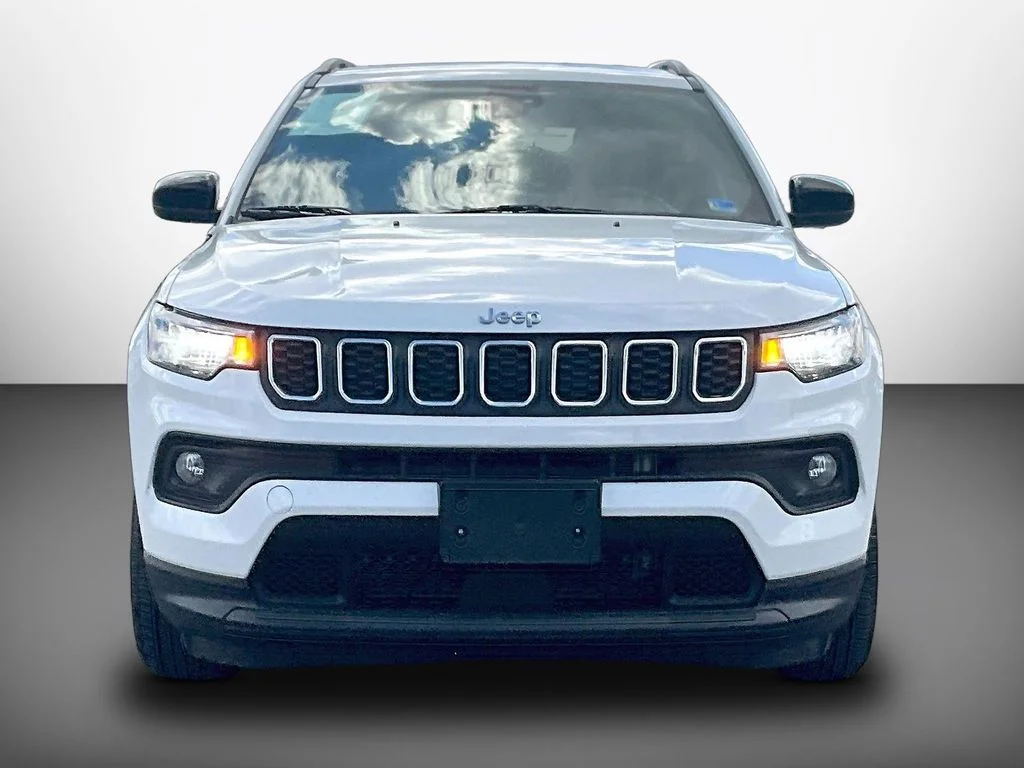 Used 2024 White Jeep Latitude image 2