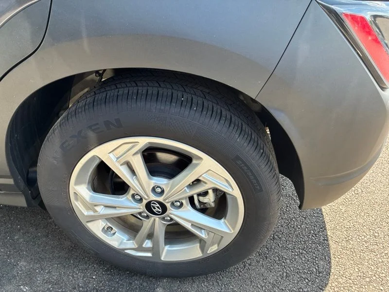 Used 2023 Gray Hyundai SEL image 5