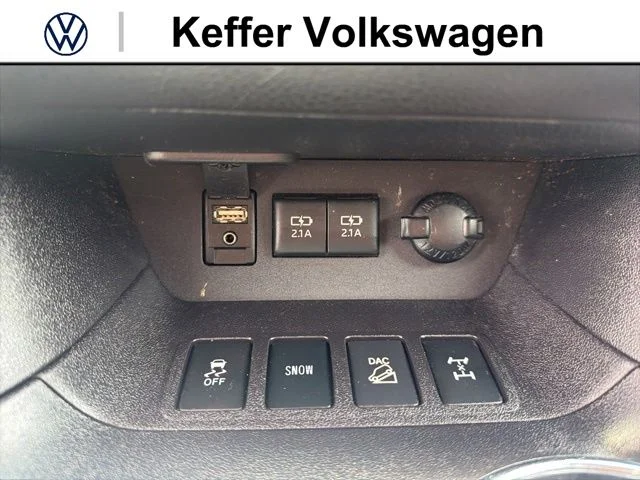 Used 2018 Blue Toyota XLE image 22