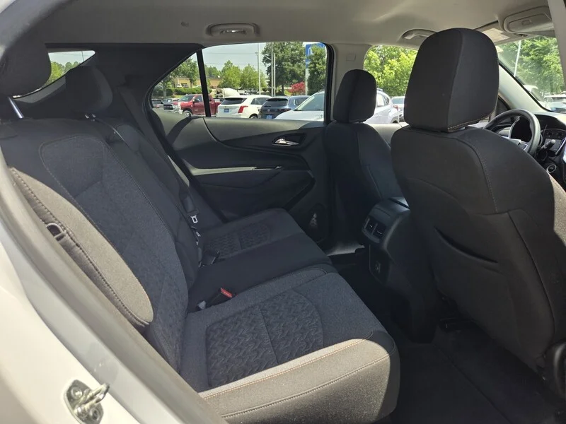 Used 2024 Summit White CHEVROLET LT image 15