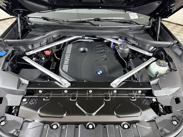 New 2026 Black Sapphire Metallic BMW xDrive40i image 32