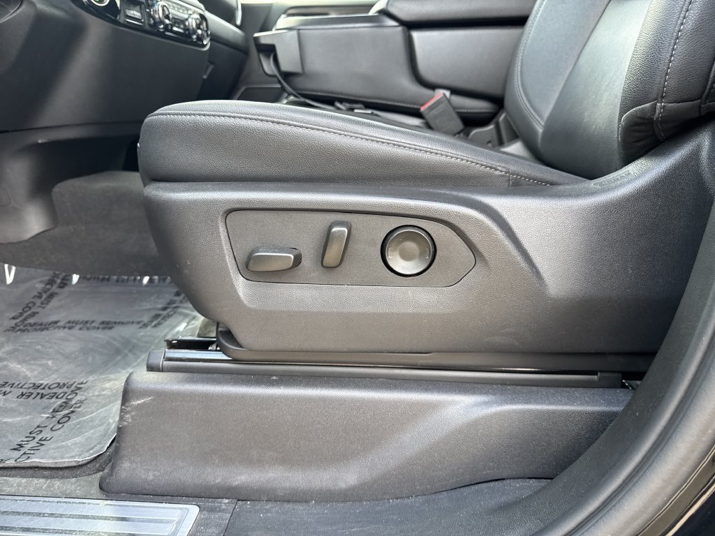 Used 2025 Black GMC SLT image 18