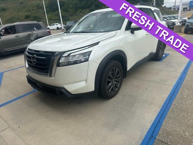 Used 2022 Pearl White Tricoat Nissan SV image 1