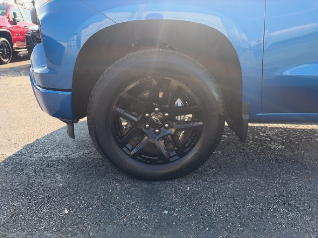 Used 2022 GLACIER BLUE METALLIC Chevrolet Custom image 25