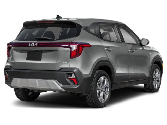New 2026 Snow White Pearl Kia LX image 5