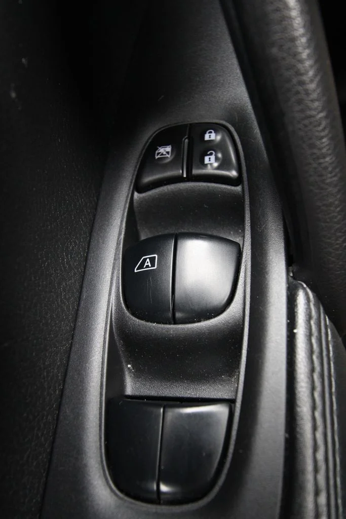 Used 2022 Gun Metallic Nissan SV image 23