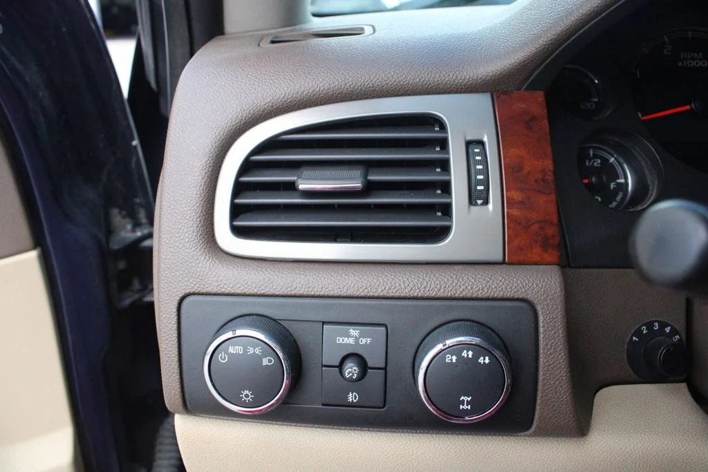 Used 2009 Blue GMC SLT image 7