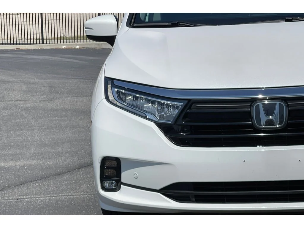 Certified Used 2024 Platinum White Pearl Honda ELITE image 46