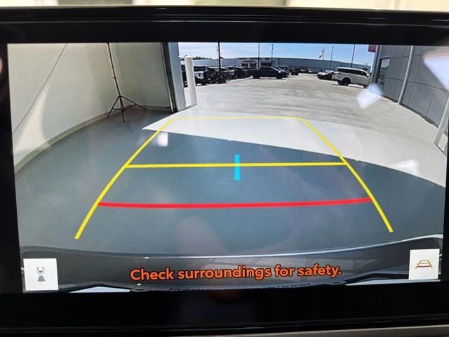 Used 2025  Toyota XLE image 24