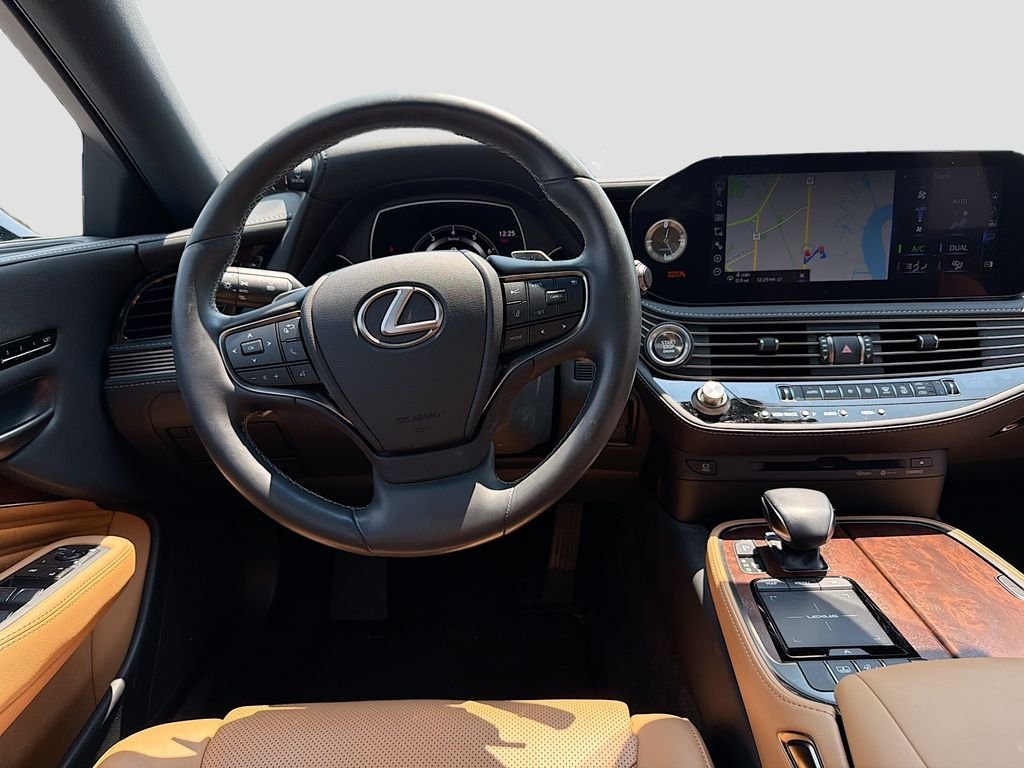 Used 2021 White Lexus 500 Base image 24