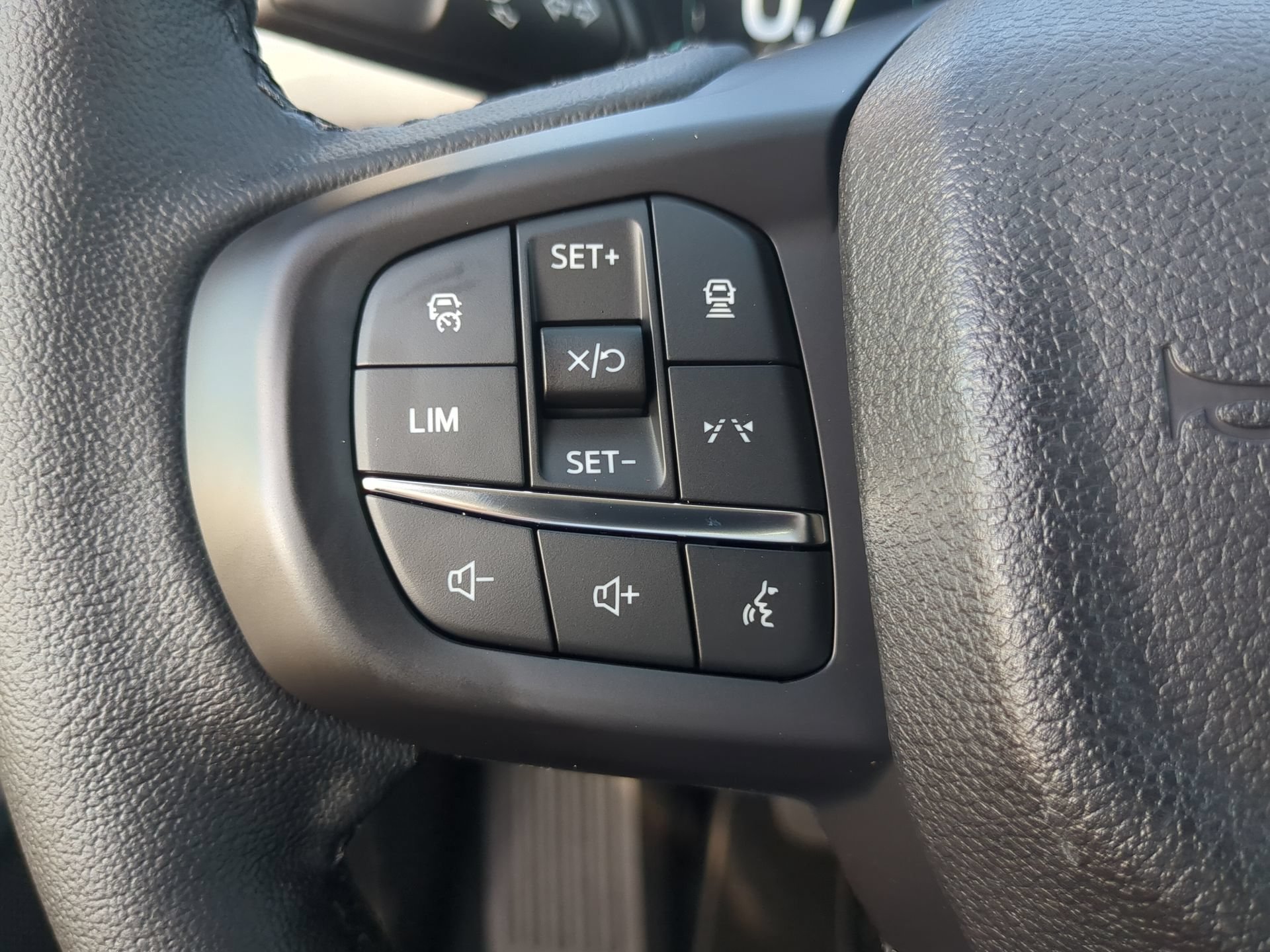 New 2026 Carbonized Gray Metallic Ford Lariat® image 63