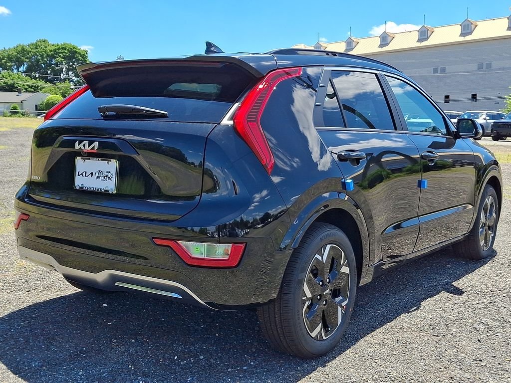 New 2026 Black Kia Wind image 4