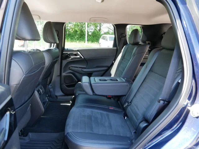 Used 2024 Blue Mitsubishi SE image 11