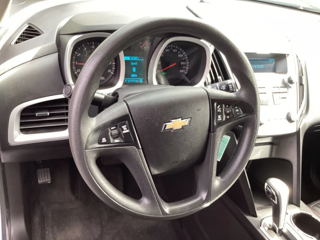 Used 2015 SUMMIT WHITE Chevrolet LS image 16