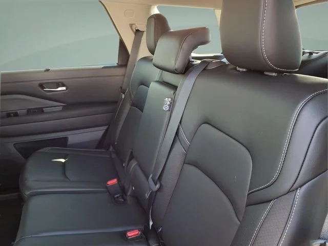 2024 Nissan Pathfinder SL - Photo 19