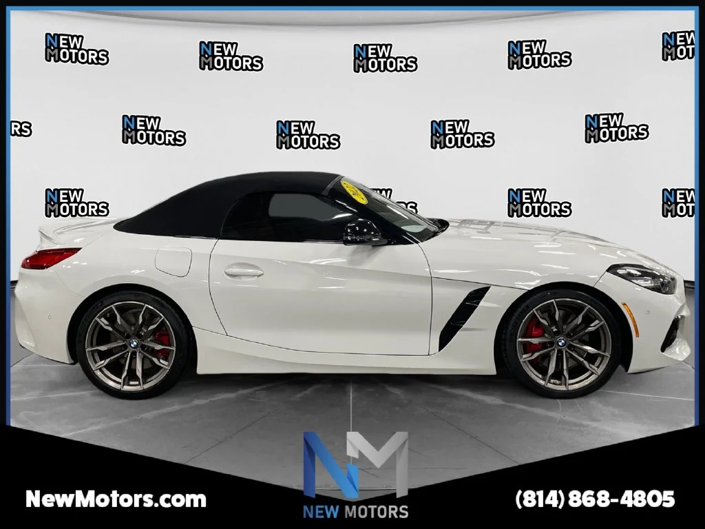 Used 2022 Alpine White BMW sDrive M40i image 6