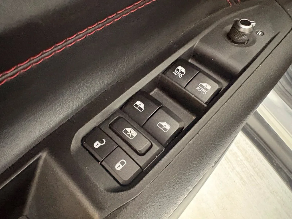 Used 2025 Silver Jeep Trailhawk image 20