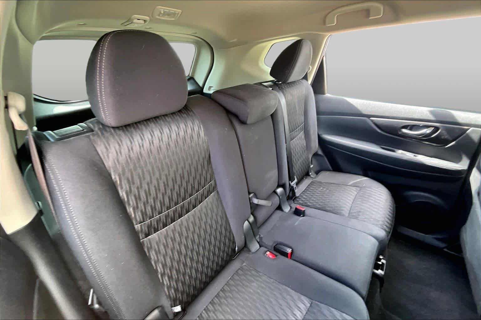 Used 2019 Scarlet Ember Tintcoat Nissan SV image 19