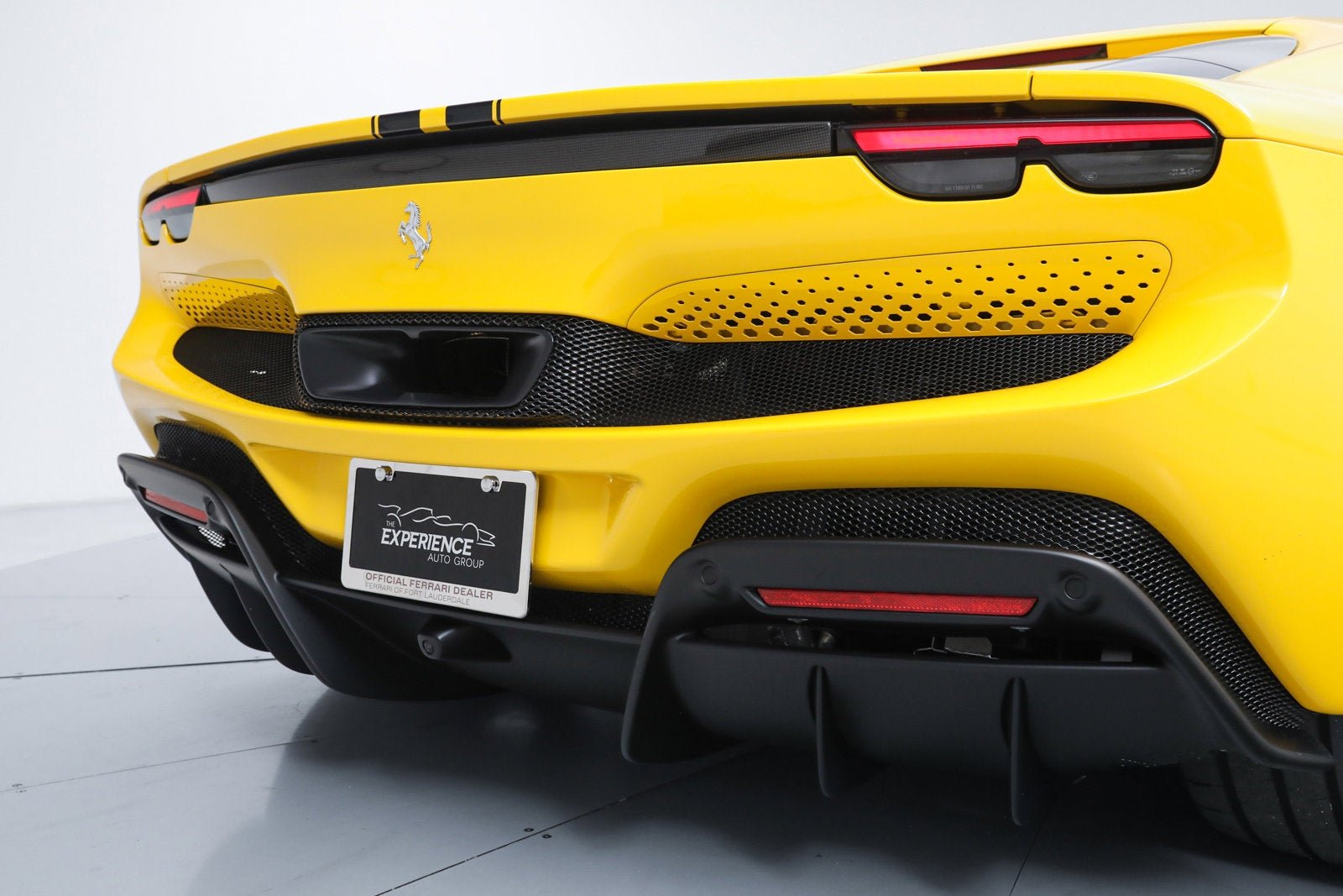 Used 2024 Giallo Modena Ferrari  image 20