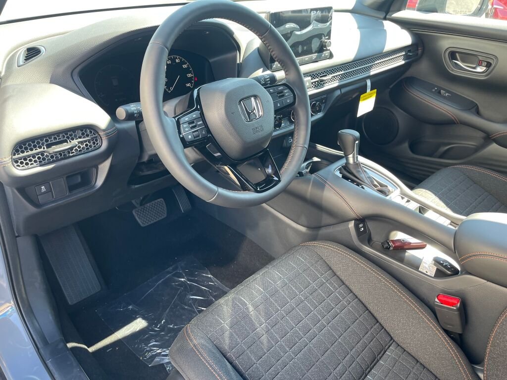 Used 2025 Urban Gray Pearl Honda Sport image 7