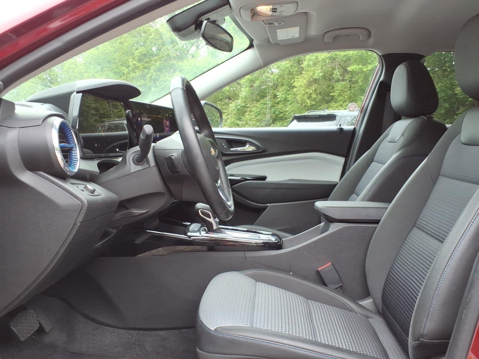 Used 2025 Crimson Metallic Chevrolet LT image 13
